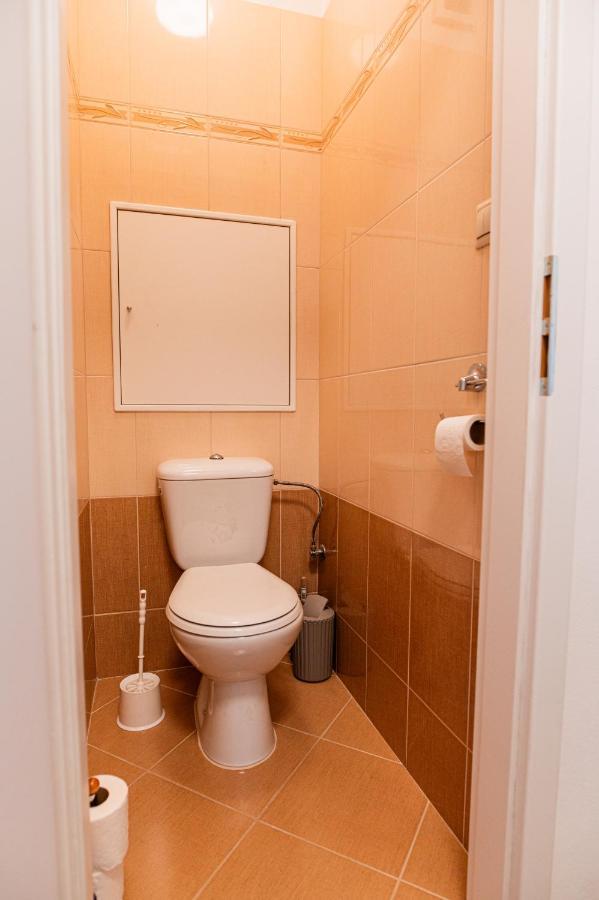 Private Room 1 Km From Center With Kitchen Bratislava Exterior foto