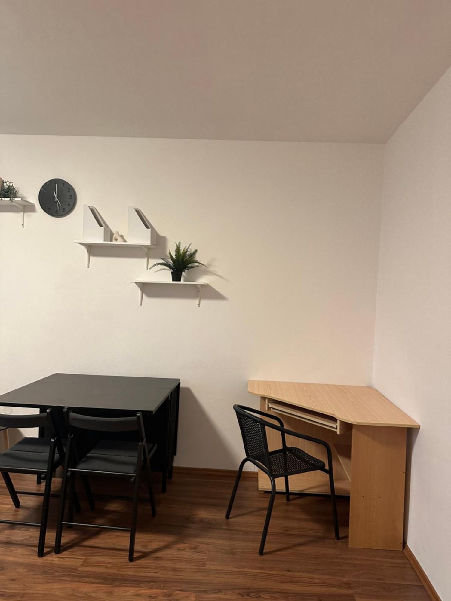 Private Room 1 Km From Center With Kitchen Bratislava Exterior foto